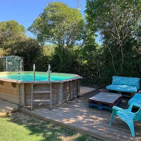 Le Pre En Bulles Au Milieu Des Vignes Euzet