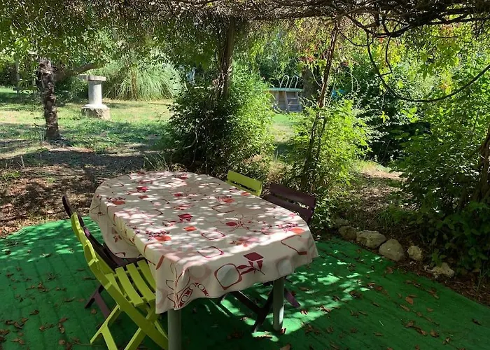 Prázdninový dům Le Pre En Bulles Au Milieu Des Vignes